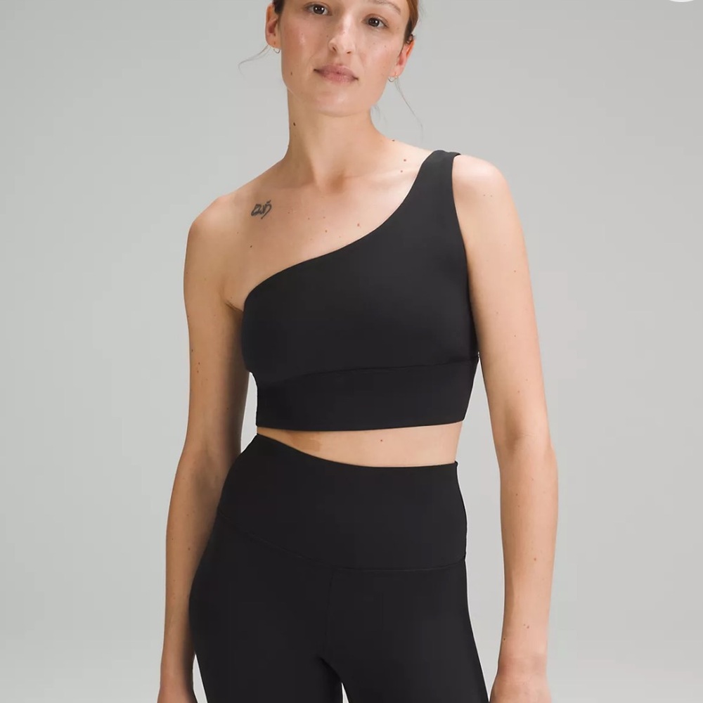 lululemon Align™ Asymmetrical Bra
Light Support, A/B Cup